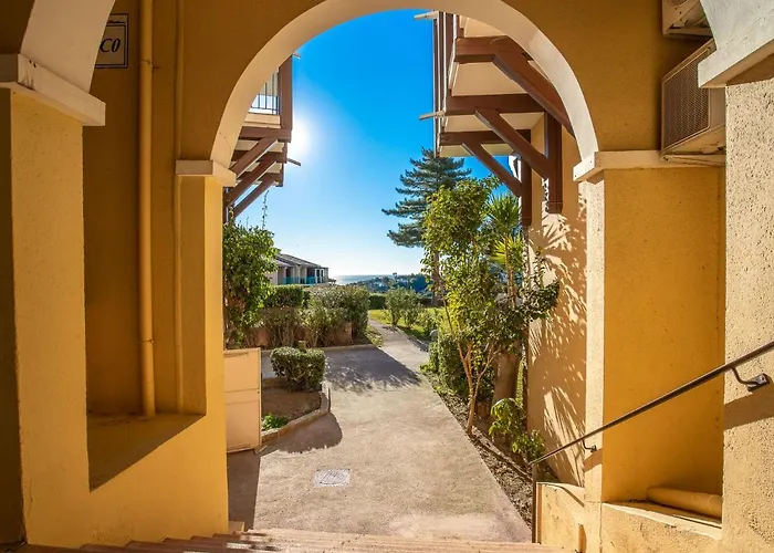 Appartement Le Village - C2 105 By Interhome